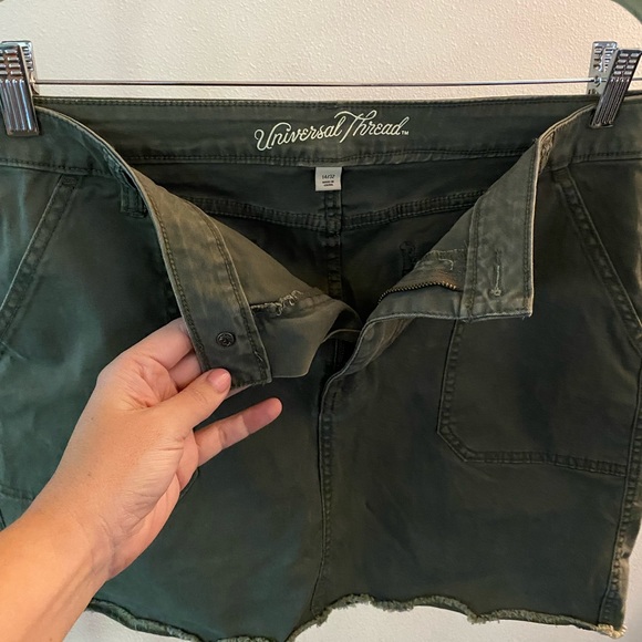 Universal Thread khaki green mini skirt - Picture 2 of 3